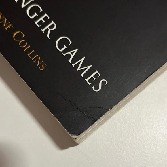 The Hunger Games Trilogy by Suzanne Collins Paperback Box Set Of 3 Novels - Picture 16 of 16